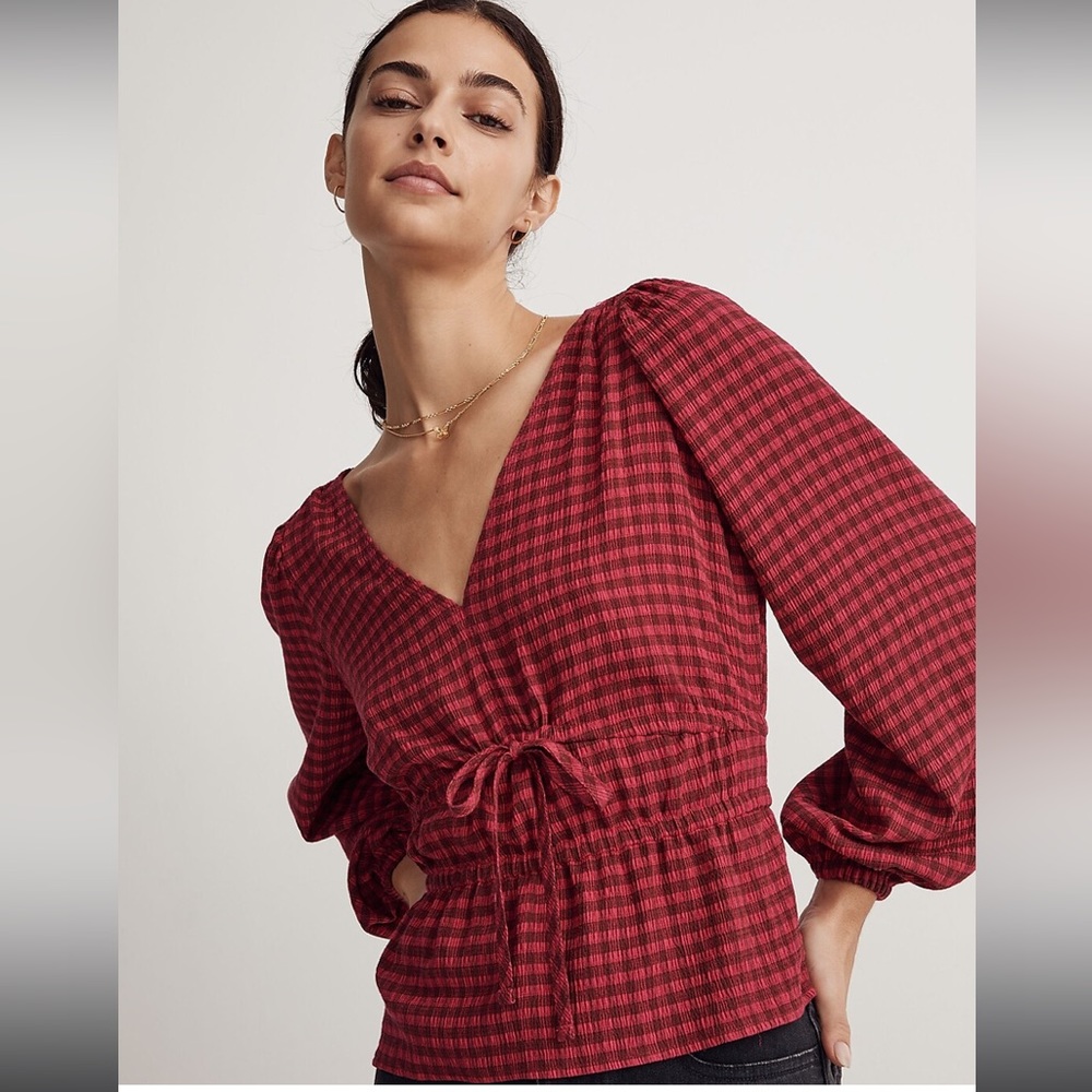 Madewell crinkled v-neck peplum top in plaid
